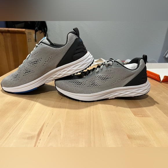 Mens 8 VIONIC Fulton Tate grey TENNIS SHOE SZ 8 Women’s 9.5 Brand new. Sold out - Picture 5 of 5
